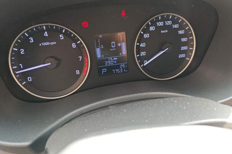 Used Hyundai ix25 2015 1.6L Automatic Two-Wheel Drive Smart GLS Trim Odometer Close Up