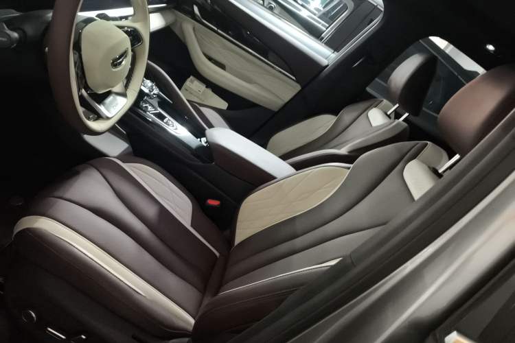 Used Geely Auto Monjaro L 2024 2.0TD High-Power Automatic Two-Wheel Drive Yunqi Version