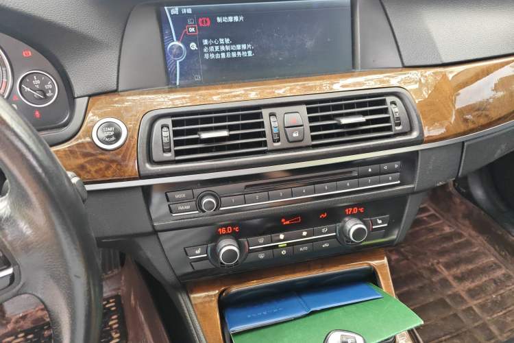 Used BMW 5 Series 2011 528Li Leading Model