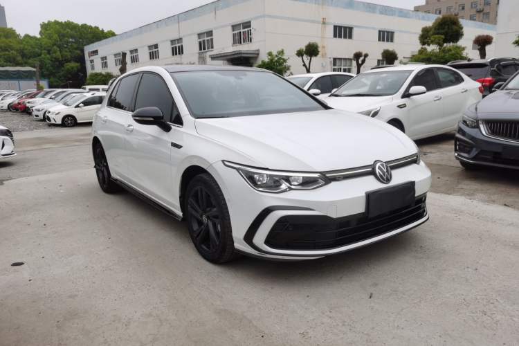 Used Volkswagen Golf 2023 280TSI DSG R-Line Lite Front Right 45 Deg