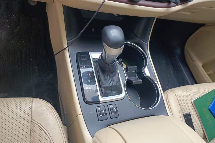 Used Toyota Highlander 2017 2.0T Four-Wheel Drive Luxury Edition 7 Seats