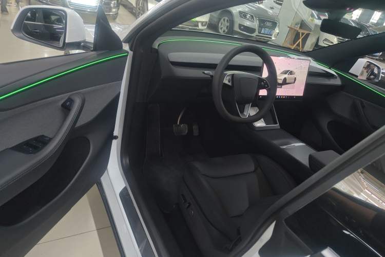 Used Tesla Model Y 2026 Rear-Drive Model