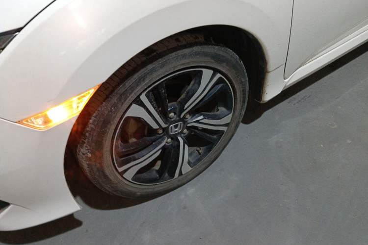 Used Honda Civic 2016 220TURBO CVT Prestige Edition Left Front Wheel Hub