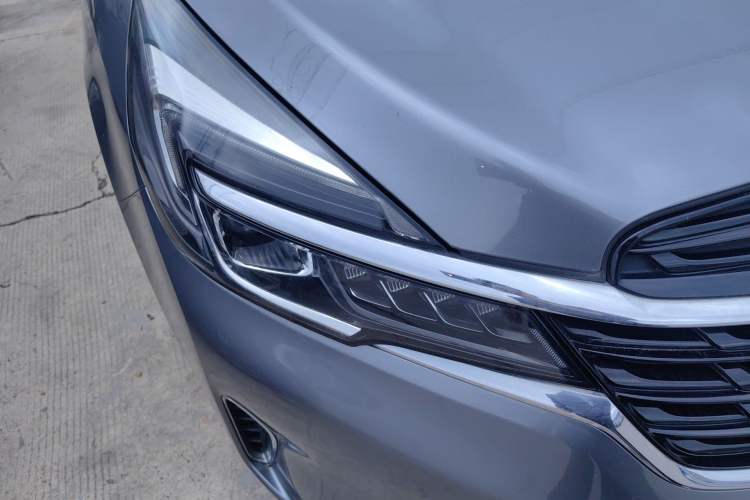 Used Buick GL8 2021 Land Cruiser Executive Class 652T Comfort Model Right Front Headlight