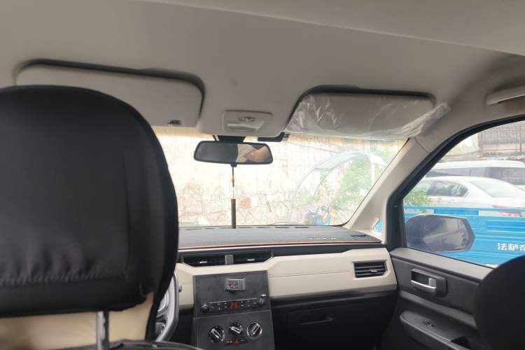 Used Wuling Hongguang PLUS 2019 1.5T Manual Comfort Version 7 Seats