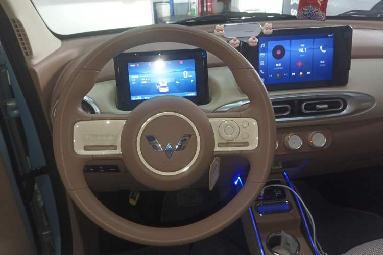 Used Wuling Hongguang MINIEV 2025 Four-Door Version Premium Edition Steering Wheel