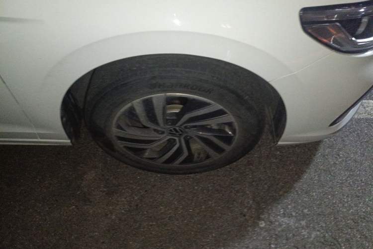 Used Volkswagen Bora 2023 200TSI DSG Enjoyment Edition Right Front Wheel Hub