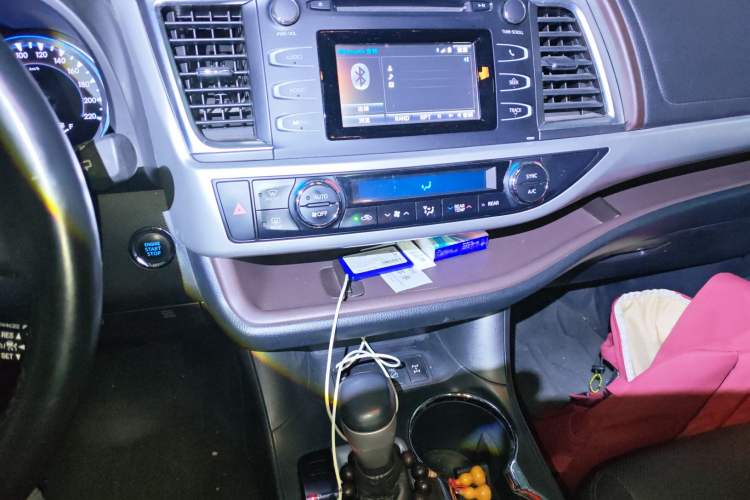 Used Toyota Highlander 2018 2.0T Four-Wheel Drive Luxury Edition 7 Seats China V Emission Standard