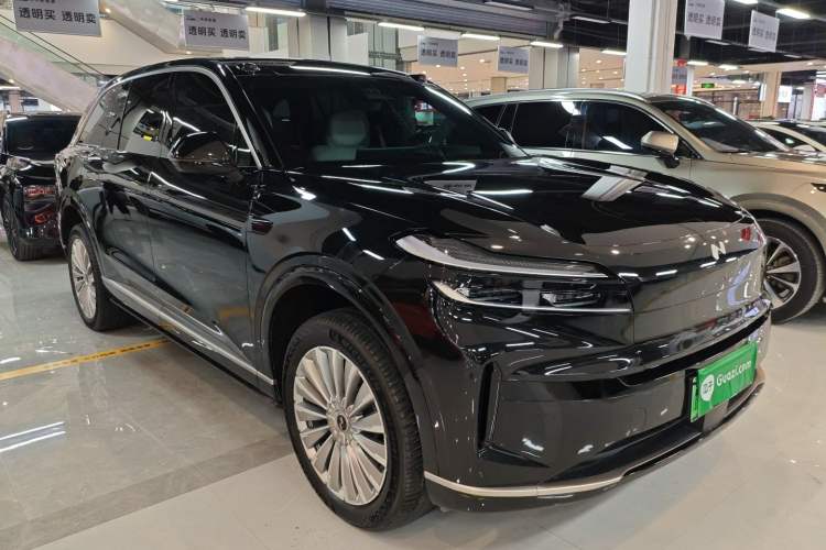 Used ONVO Luxeed L90 2025 Model—Ultra Six-Seater Version
