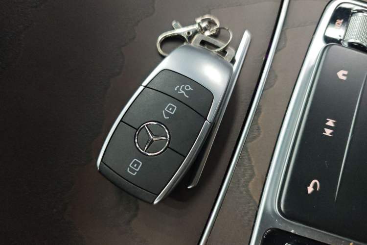 Used Mercedes-Benz GLC 2021 GLC 260 L 4MATIC Luxury Model Vehicle Key