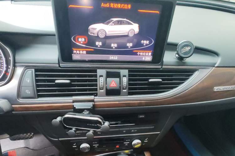 Used Audi A6L 2018 30th Anniversary Edition 45 TFSI quattro Luxury Model Audio And AC Panel