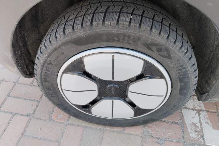 Used Geely Galaxy Geome 2025 310km Youth Edition Right Rear Wheel Hub