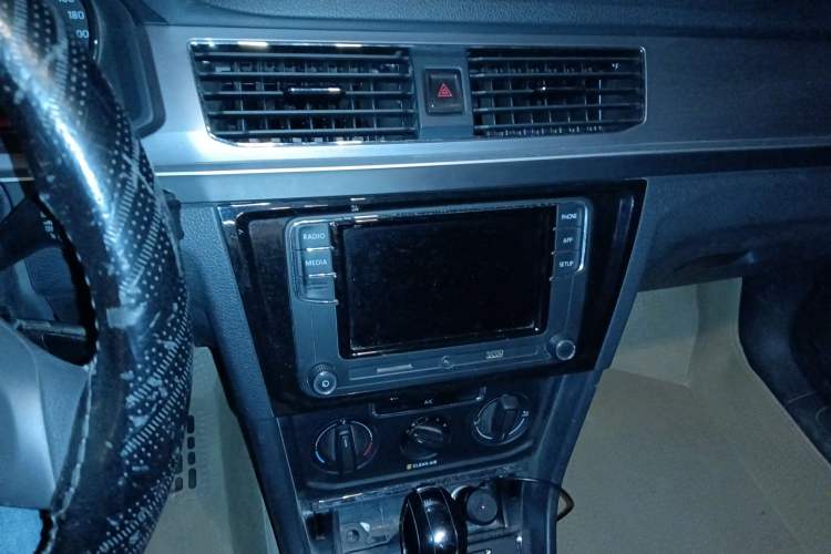 Used Volkswagen Bora 2018 1.5L Automatic Fashion Model Audio And AC Panel