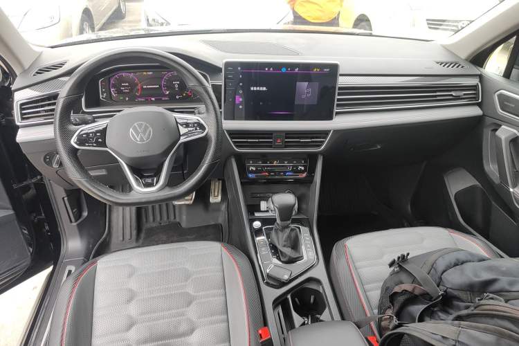 Used Volkswagen Tiguan L 2023 Restyled 330TSI Automatic Two-Wheel Drive R-Line Flagship Edition Center Console