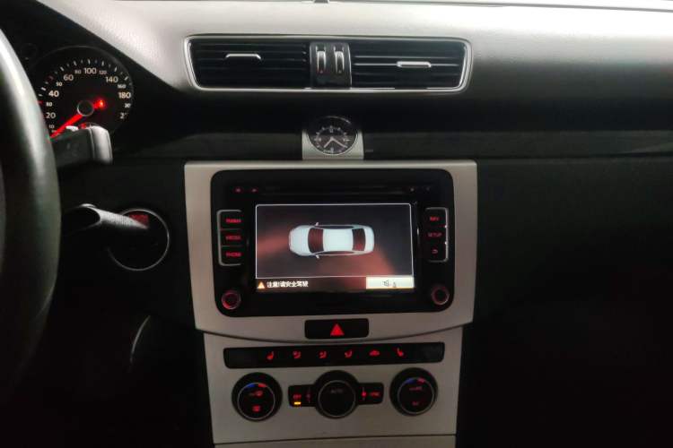 Used Volkswagen Magotan 2016 1.8TSI Luxury Comfort Model Audio And AC Panel