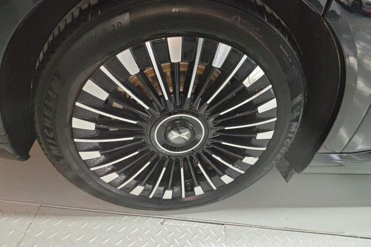 Used XPeng X9 2025 740 Ultra-Long Range Max
