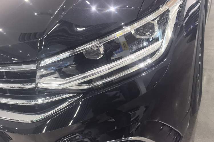 Used Volkswagen Tiguan L 2024 Outstanding Model 330TSI Automatic Two-Wheel Drive R-Line Dragon Glory Edition Left Front Headlight