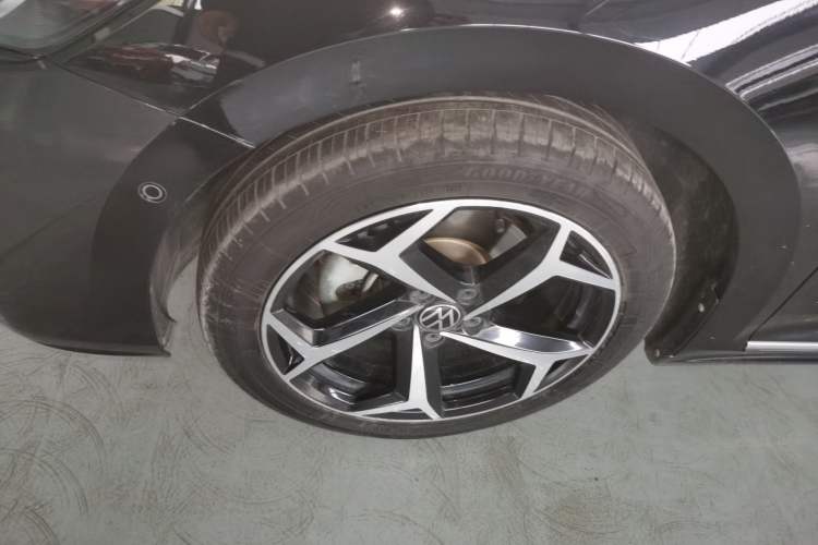 Used Volkswagen Passat 2023 330TSI Starry Luxury Edition Exterior 4