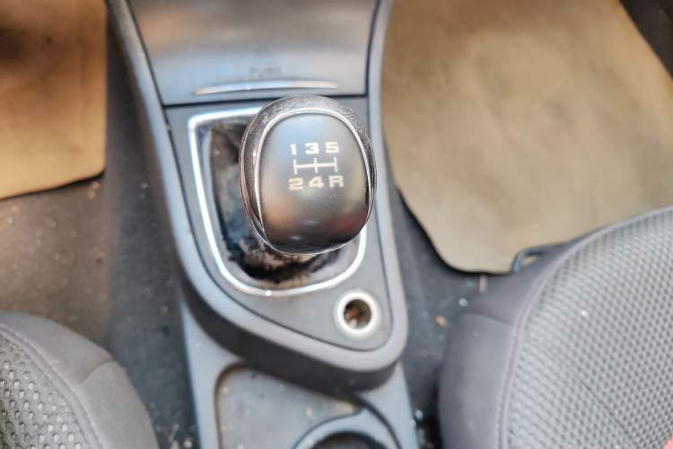 Used Dongfeng Aeolus H30 2012 CROSS 1.6L Manual Luxury Model