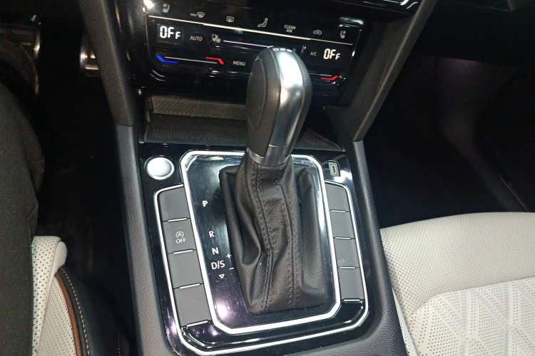 Used Volkswagen Magotan 2023 2 Million Units Commemorative Edition 330TSI DSG Luxury Version
