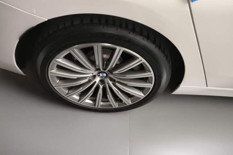 Used BMW 6 Series GT 2019 630i Luxury Design Package Right Rear Wheel Hub