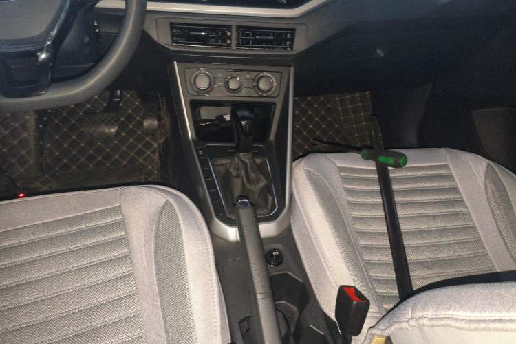 Used Volkswagen Polo 2023 Revised Plus 1.5L Automatic – Enjoy Life Edition Gear Lever