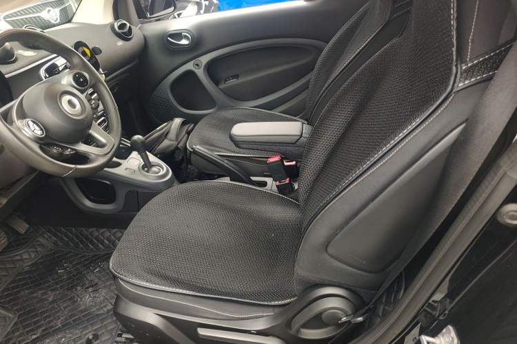 Used smart fortwo 2015 1.0L 52 kW Hardtop Passion Edition
