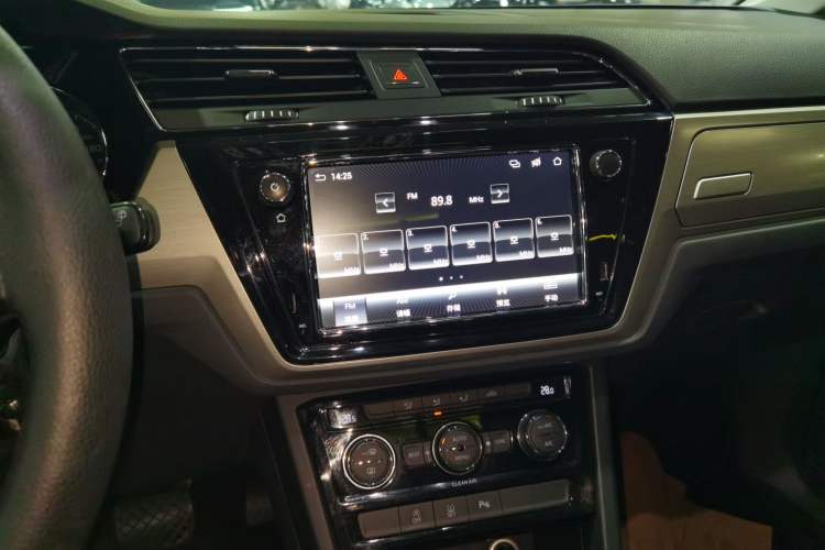 Used Volkswagen Touran 2016 Volkswagen Touran L 280TSI DSG Comfort Edition
