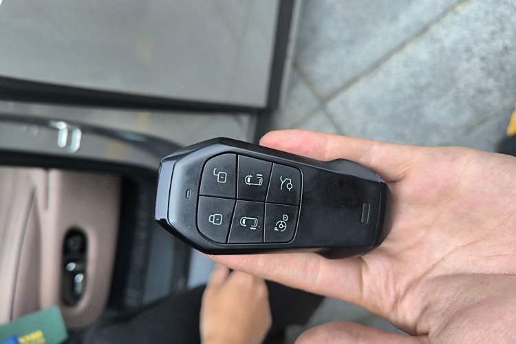 Used XPeng X9 2025 740 Ultra-Long Range Max