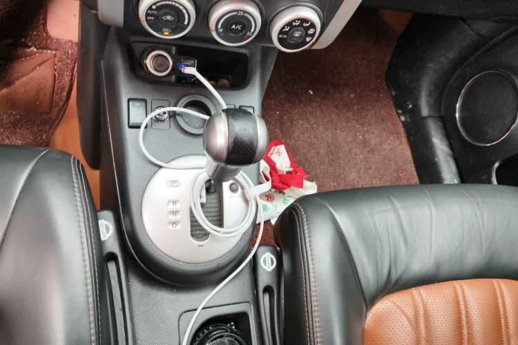 Used Dongfeng Fengdu MX6 2016 2.0L CVT Two-Wheel Drive Dream Edition
