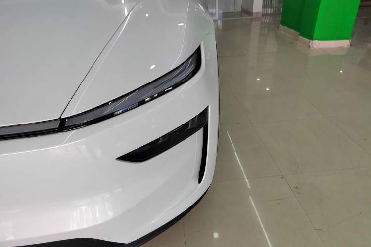 Used Tesla Model Y 2025 Rear-Wheel-Drive Version