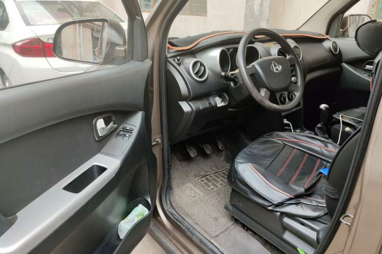 Used CHANGAN KAICHENG Ounuo S 2014 1.5L Base Version
