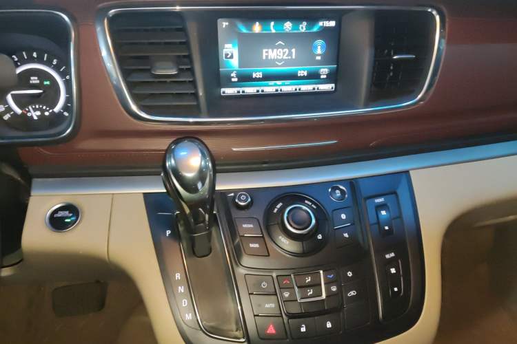 Used Buick GL8 2018 28T Comfort Model China VI Standard