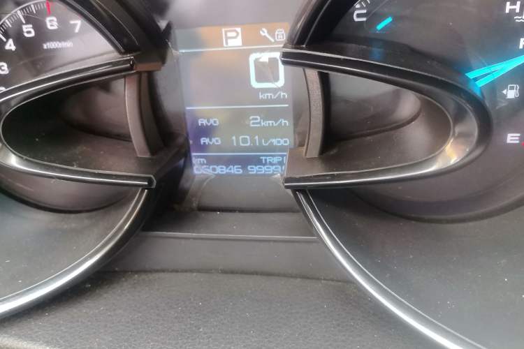 Used Dongfeng Aeolus AX7 2015 2.0L Automatic Zhiyi Trim