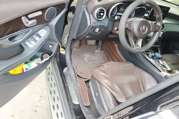 Used Mercedes-Benz GLC 2017 GLC 260 4MATIC Luxury Model
