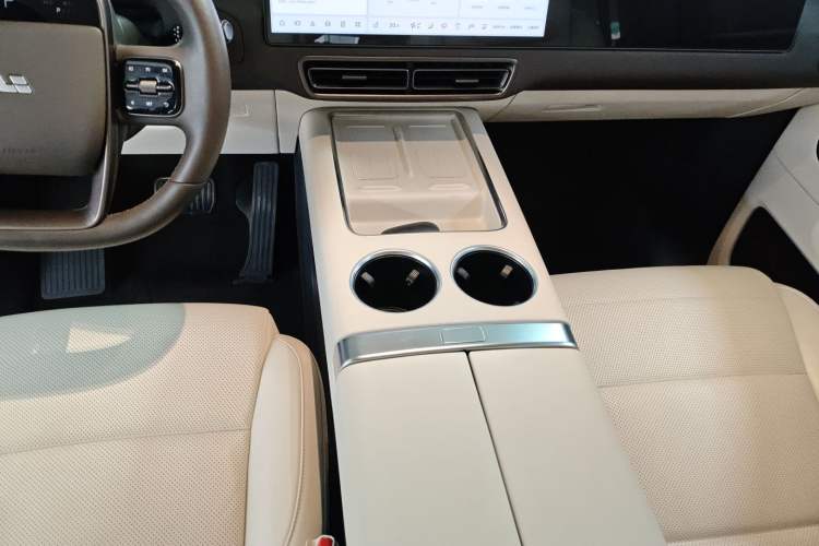 Used Li Auto MEGA 2024 Ultra Model
