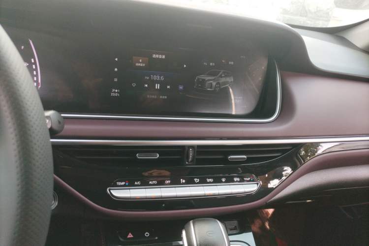 Used GAC Trumpchi M6 2023 PRO 270T DCT Luxury Edition Audio And AC Panel