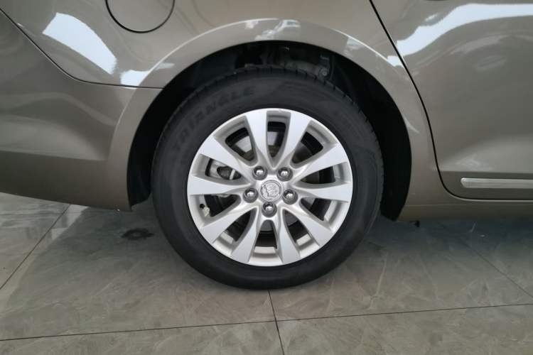 Used Buick LaCrosse 2013 2.4L SIDI Leading Comfort Version