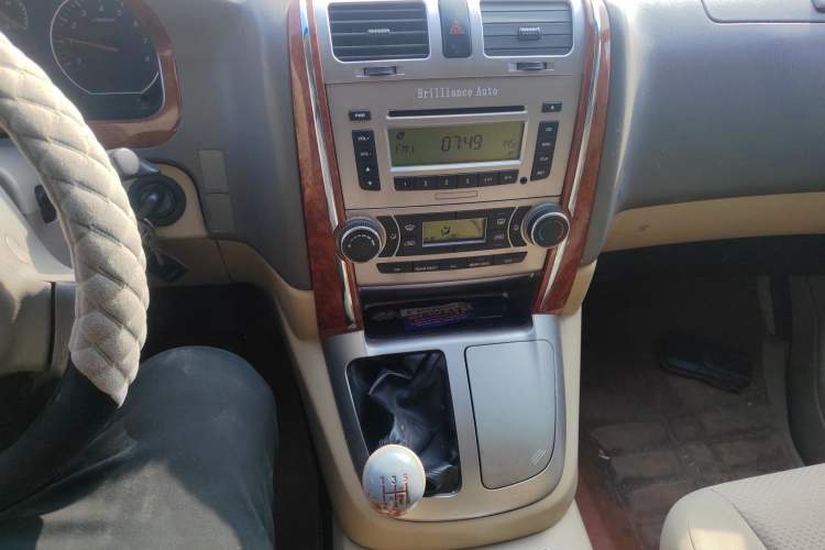 Used Jinbei Grace 2010 2.0L Ruixiang Luxury Version (Short Wheelbase) 1TR