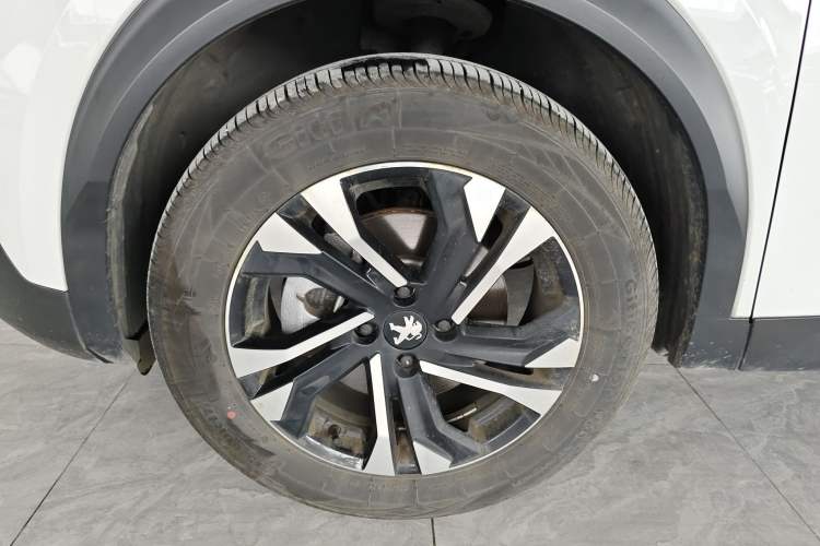 Used Peugeot 2008 2022 230THP THE ONE Left Front Wheel Hub