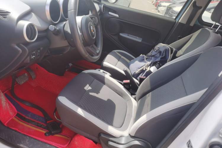 Used ORA Black Cat 2021 301 km Basic Version Left Front Seat