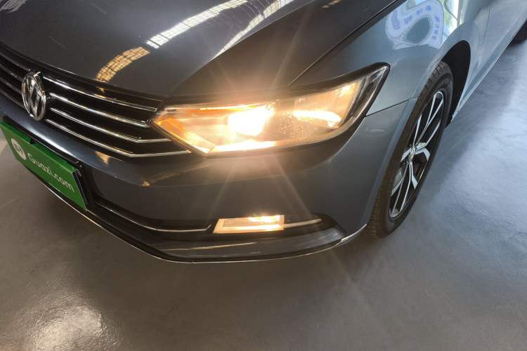 Used Volkswagen Variant 2018 380TSI Two-Wheel Drive Comfort Edition
