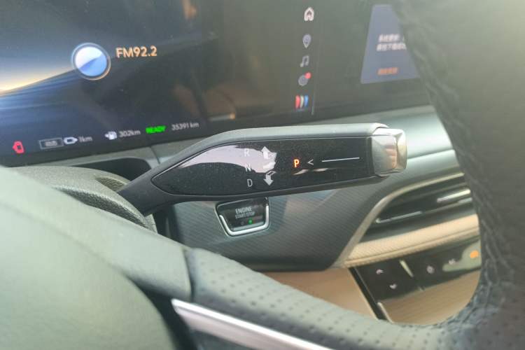 Used Buick GL8 New Energy 2025 Lu Shang Smart Enjoyment Edition 7-Seater Gear Lever