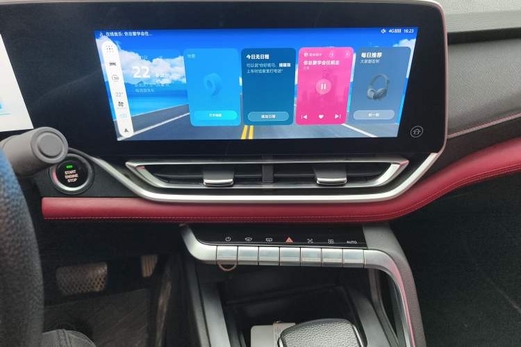 Used SAIC MAXUS T90 2021 2.0T Single-Turbo Automatic All-Wheel Drive High-Ride Elite Version with Extended Cargo Bed
