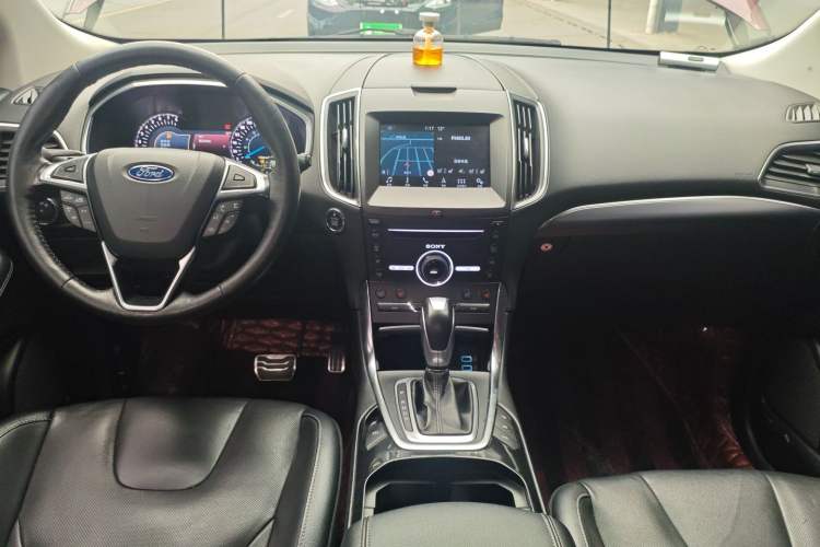 Used Ford Edge 2018 EcoBoost 245 Four-Wheel Drive Titanium 7-Seater
