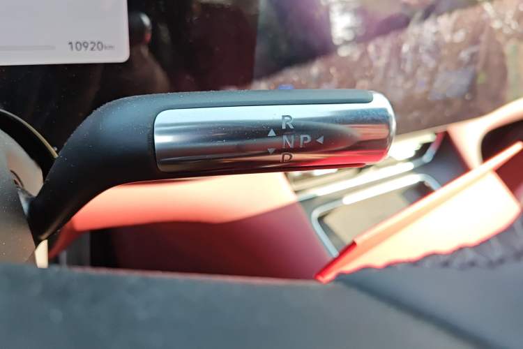 Used Hima AITO M8 2025 Extended-Range Max+ Version 53.4 kWh 5-Seater Edition Gear Lever