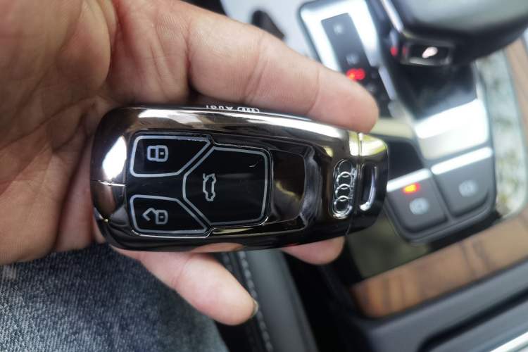 Used Audi Q5L 2022 40T Fashionable and Dynamic Model