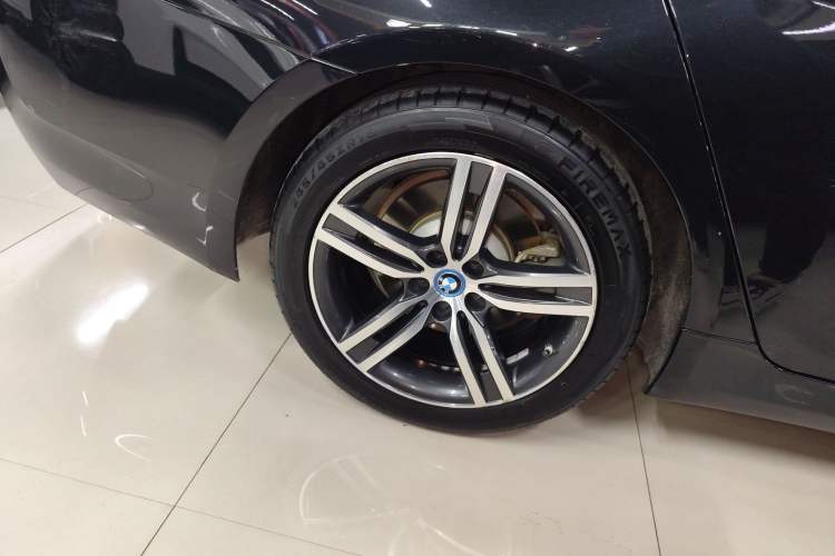 Used BMW 5 Series New Energy 2022 Second Facelift 535Le Luxury Package Right Rear Wheel Hub