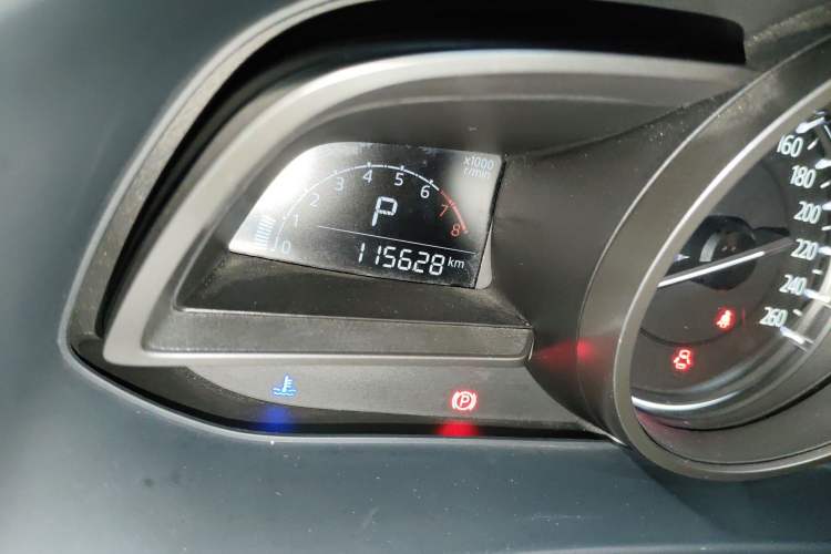 Used Mazda CX-4 2018 2.0L Automatic Two-Wheel Drive Blue Sky Exploration Version China V Standard Odometer Close Up