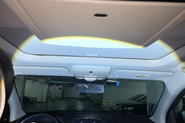 Used Dodge Journey 2013 2.4L Two-Wheel Drive Luxury Version